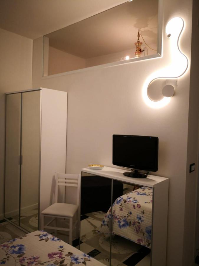 La Casa Di Valentina Apartment Vado Ligure Exterior foto